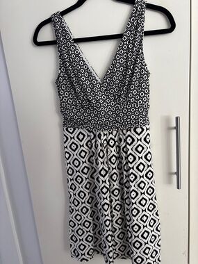Ann Taylor Black and White Sleeveless Geometric Midi Dress